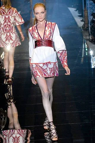 Look 16